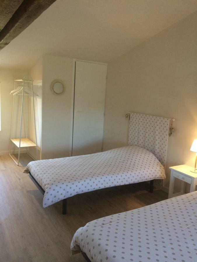 Le Petit Monty Gite Cote Etang Saint-Malo-du-Bois Exterior foto